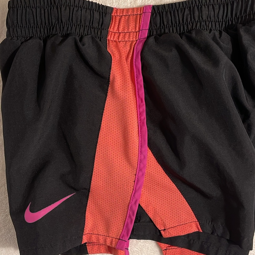 Nike Dri-Fit Shorts Size Small EUC - Picture 5 of 5